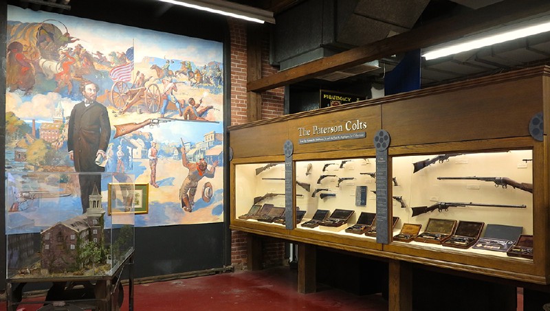 Кольты (фото с patersonmuseum.com)