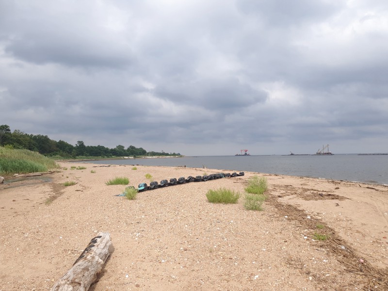 Вид на лево. Southernmost Point of New York