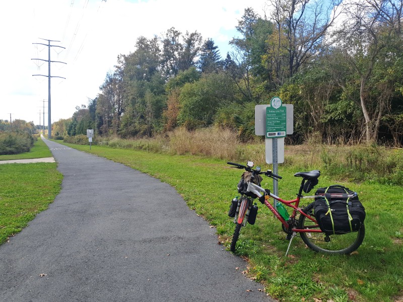 Начало Trolley Line Trail
