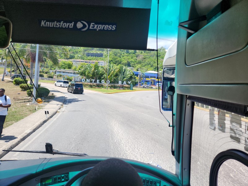 Автобус Knutsford Express