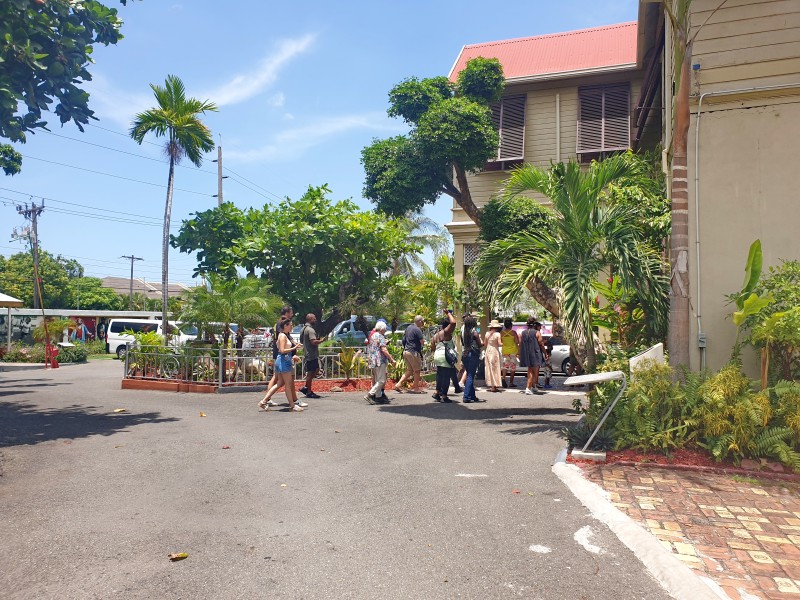 Следующая группа туристов