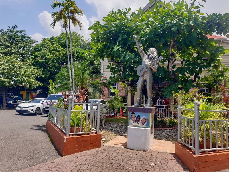 Статуя Боба Марли